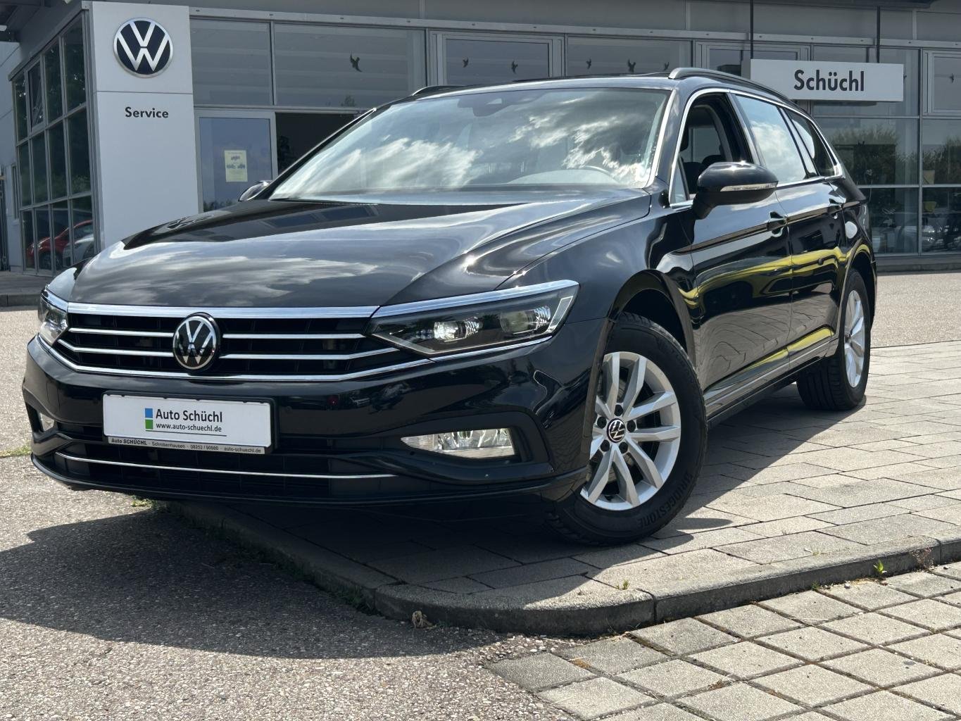 Volkswagen Passat Variant 2.0 TDI DSG Business IQ.DRIVE+PANORAMA+AHK+APP-CONNECT+KAMERA+IQ-LIGHT-MATRIX-LED+IQ-DRIVE+ACTIVE-INFO+NAVI+PARKASSIST+DAB+SHZ+ACC+BLUETOOTH+LANE-ASSIST