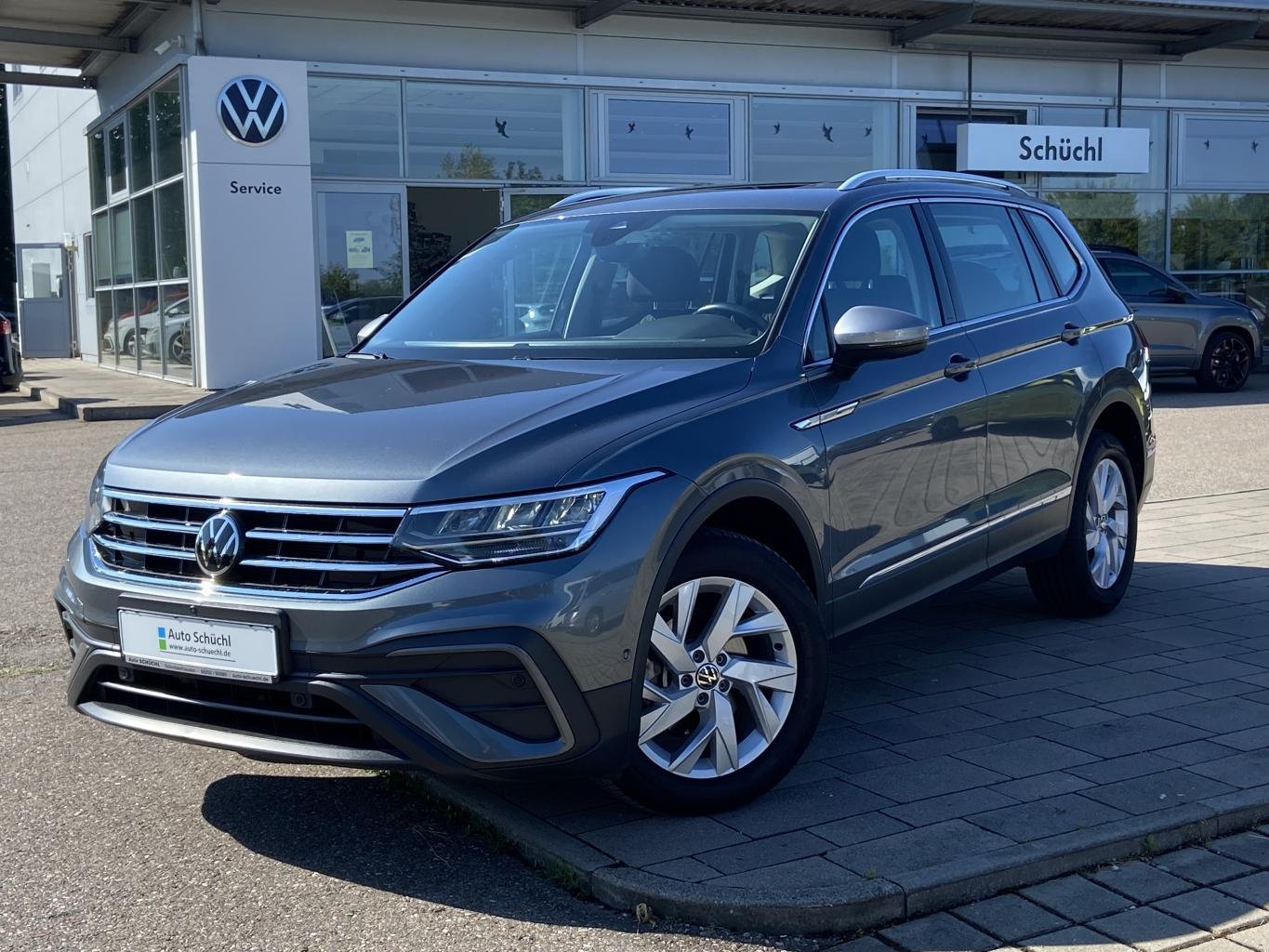 Volkswagen Tiguan Allspace 1.5 TSI DSG LIFE STANDHEIZUNG+PANORAMA+AHK+360-KAMERA+FAHRERASSISTENZPAKET-PLUS+ACTIVE-INFO+NAVI+LED+PARKASSIST+DAB+SHZ+BLUETOOTH+STANDHEIZUNG+ACC+LANE-ASSIST