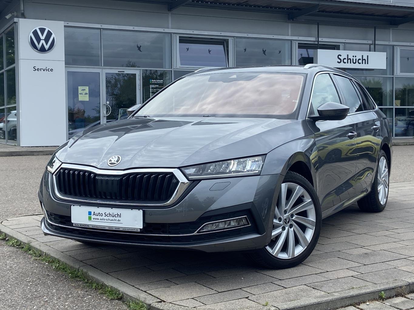 Skoda Octavia Combi 2.0 TDI DSG STYLE EL.HECKK.+SITZEBELÜFTUNG+LEDER+PANORAMA+AHK+HEAD-UP+SMART-LINK+VIRTUAL-COCKPIT+NAVI-COLUMBUS+KAMERA+LED+DAB+PDC+4xSHZ+ACC+KEYLESS+BLUETOOTH+LANE-ASSIST