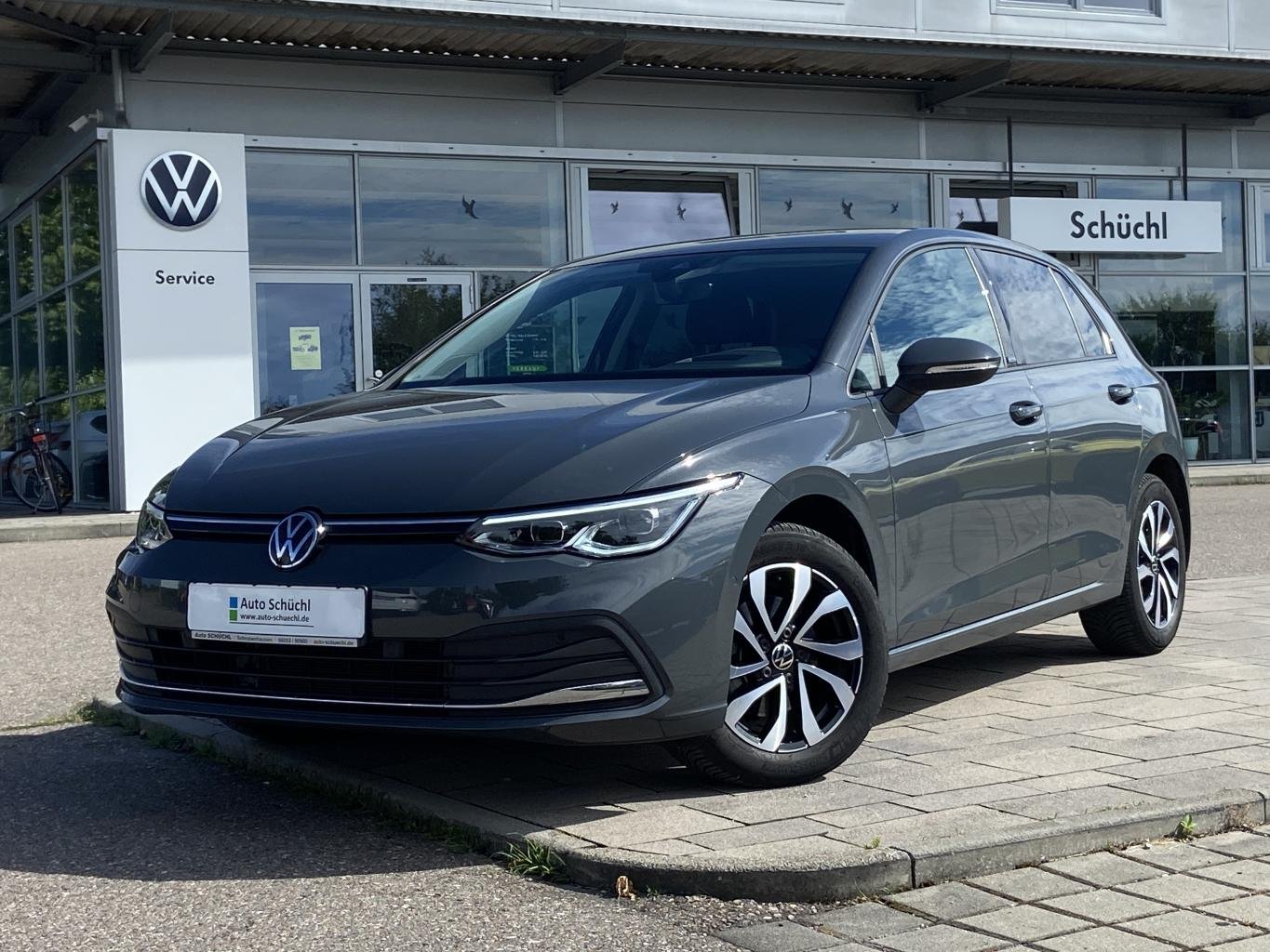 Volkswagen Golf 1.5 TSI Life AHK+GARANTIE+STANDHEIZUNG+HEAD-UP+ACC+APP-CONNECT+ACTIVE-INFO+LANE-ASSIST+KAMERA+NAVI+LED+PARKASSIST+DAB+4xSHZ+BLUETOOTH