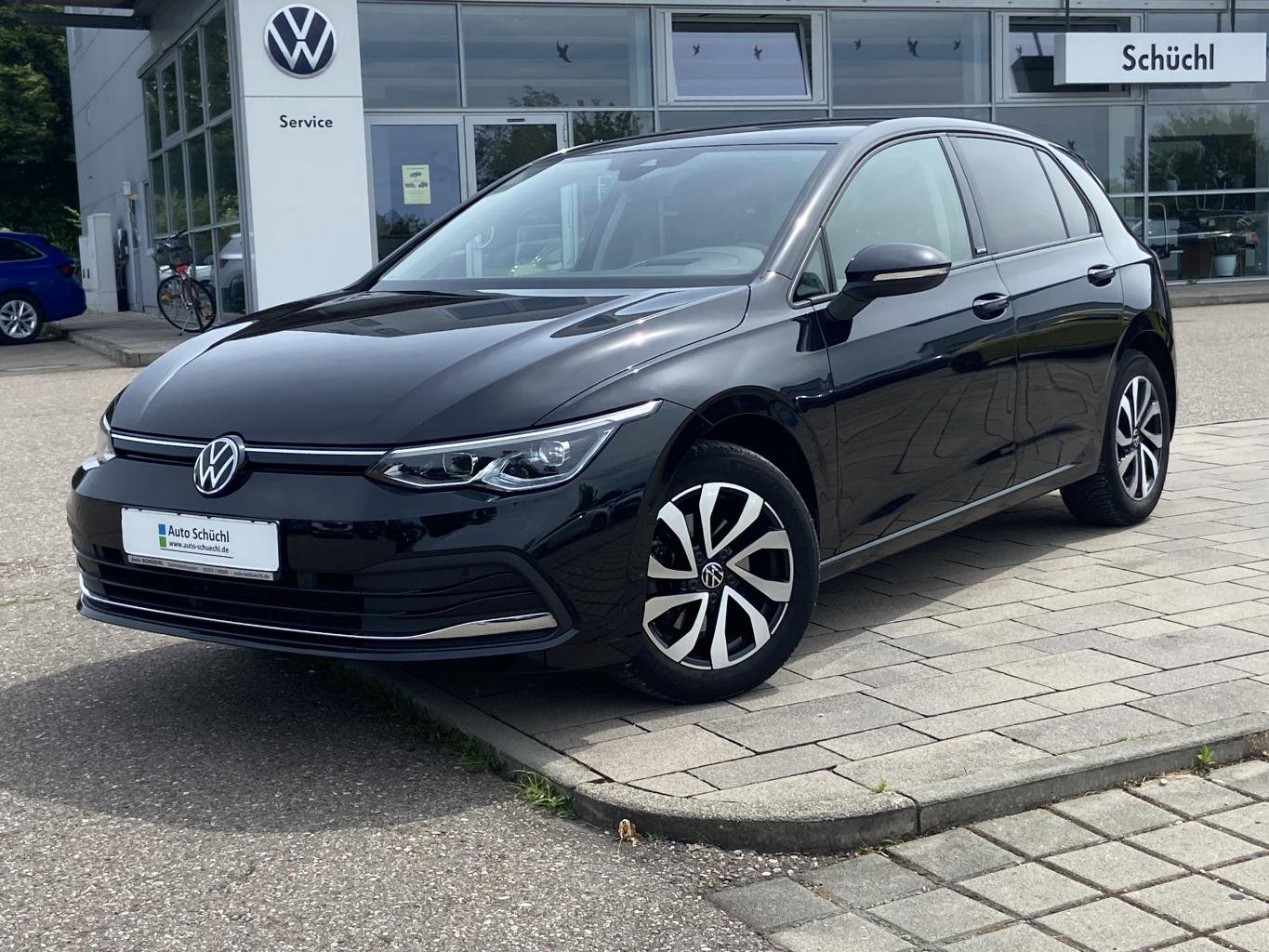 Volkswagen Golf 1.5 TSI LIFE GARANTIE+STANDHEIZUNG+HEAD-UP+ACC+APP-CONNECT+ACTIVE-INFO+ACC+LANE-ASSIST+KAMERA+NAVI+LED+PARKASSIST+DAB+4xSHZ+ACC+BLUETOOTH