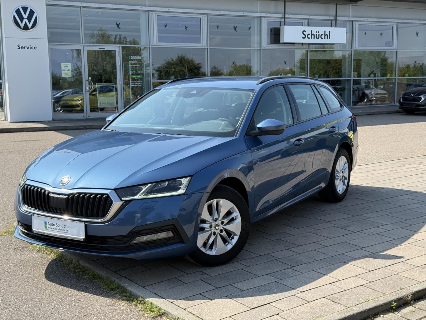 Skoda Octavia 2.0 TDI DSG Ambition STANDHEIZUNG+AHK+SMART-LINK+VIRTUAL-COCKPIT+NAVI-COLUMBUS+LED+MATRIX+DAB+LANE-ASSIST+SHZ+PDC+GRA+KEYLESS+BLUETOOTH