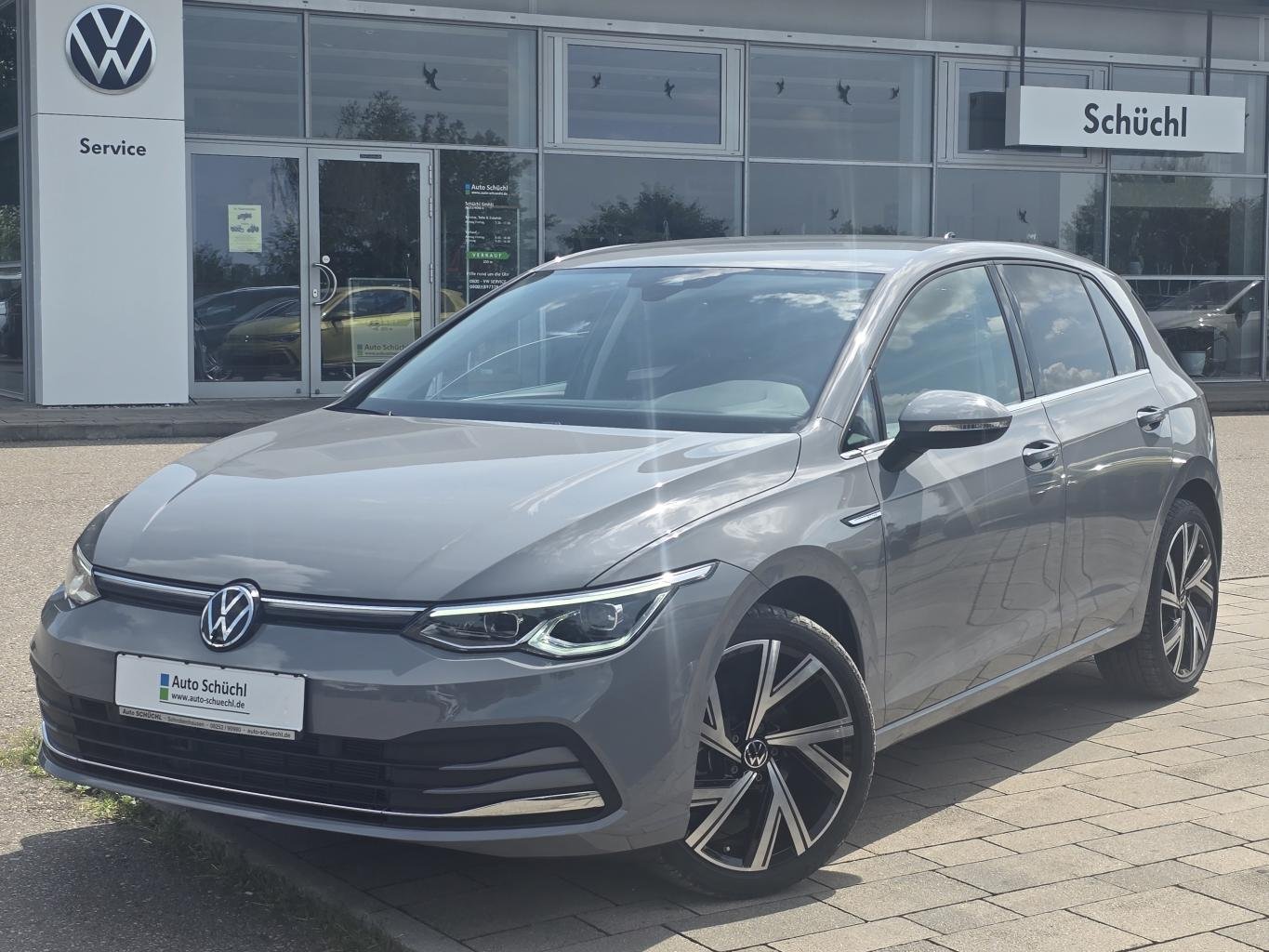 Volkswagen Golf 1.5 TSI DSG STYLE APP-CONNECT+18