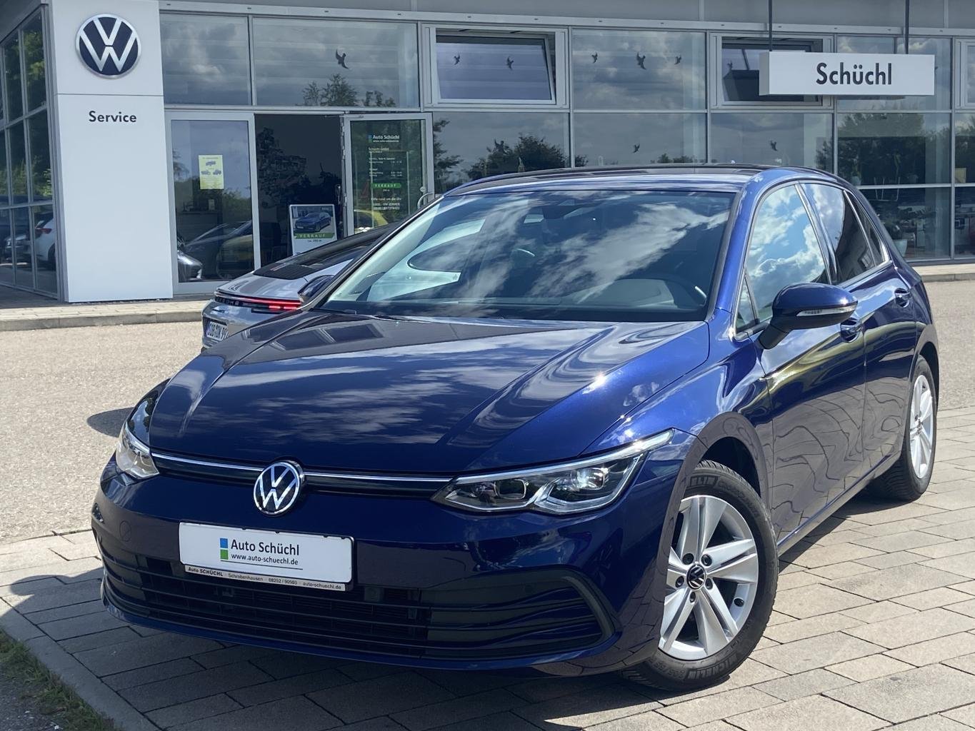 Volkswagen Golf 1.5 TSI LIFE GARANTIE+STANDHEIZUNG+AHK+APP-CONNECT+ACTIVE-INFO+ACC+LANE-ASSIST+KAMERA+LED+NAVI+DAB+PDC+4xSHZ+ACC+BLUETOOTH