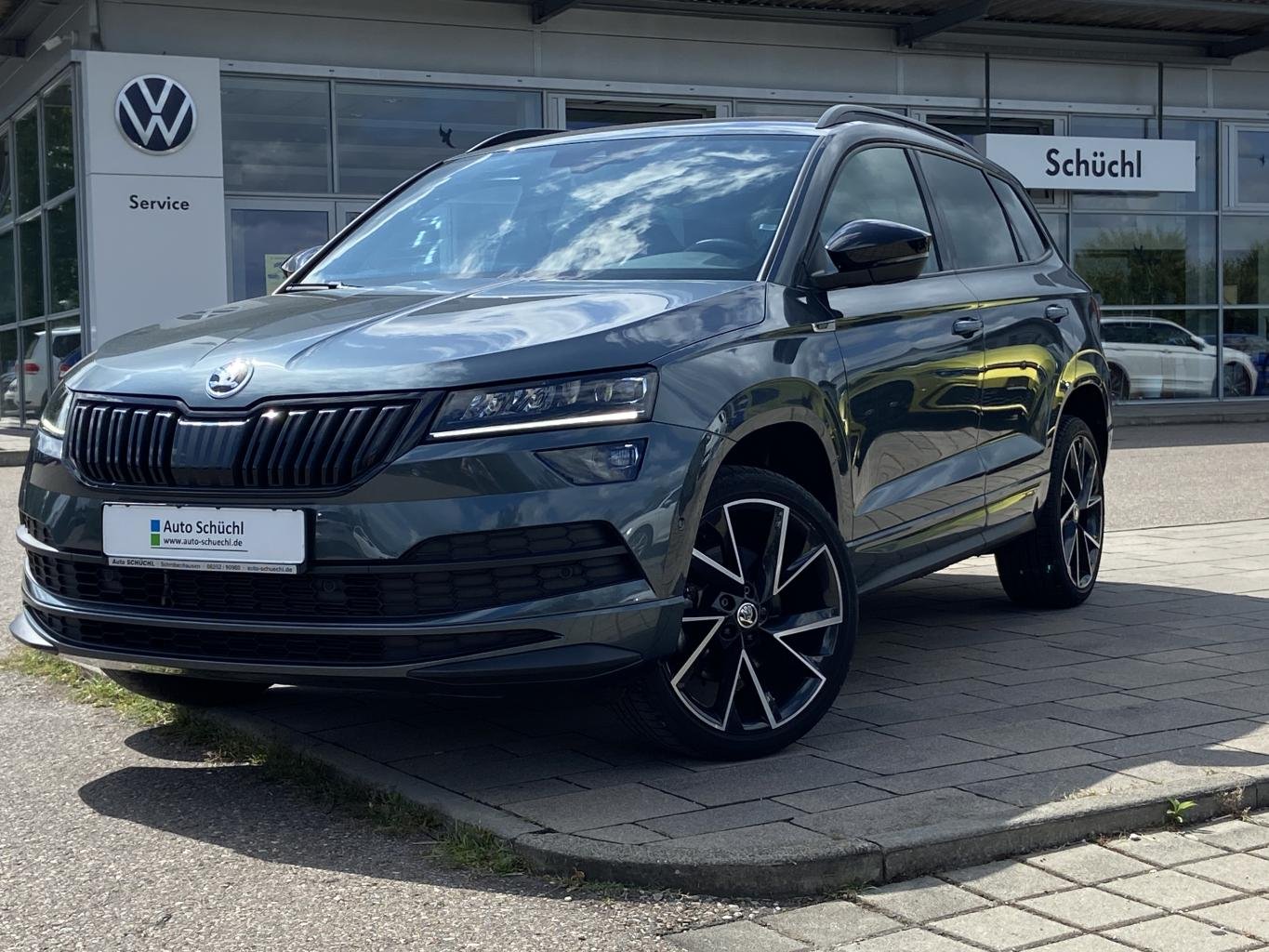 Skoda Karoq 1.5 TSI DSG SPORTLINE AHK+EL.HECK+SMART-LINK+VIRTUAL-COCKPIT+NAVI+KAMERA+19