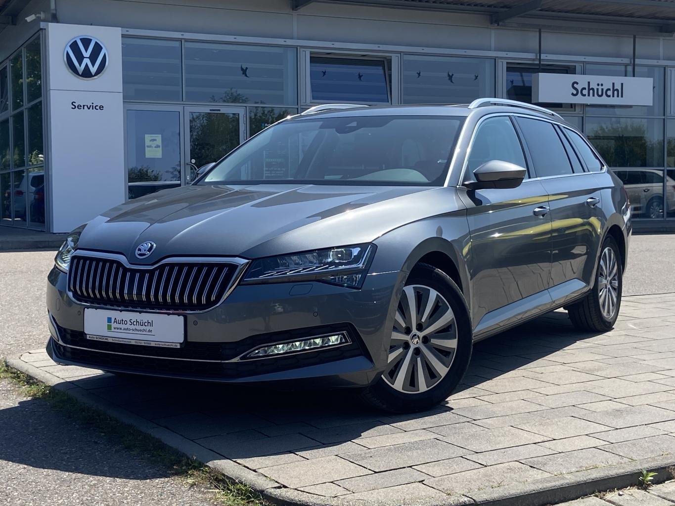 Skoda Superb Combi 2.0 TDI DSG EL.HECK+STANDHEIZUNG+PANORAMA+AHK+SMART-LINK+VIRTUAL-COCKPIT+NAVI+LED+LED+DAB+PDC+4xSHZ+ACC+KEYLESS+BLUETOOTH+LANE-ASSIST