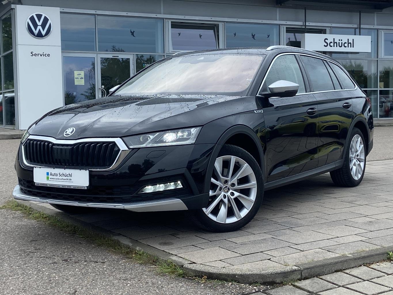 Skoda Octavia Combi SCOUT 2.0 TDI DSG 4x4 MATRIX-LED+AHK+HEAD-UP+SMART-LINK+VIRTUAL-COCKPIT+NAVI-COLUMBUS+LED+MATRIX-LED+DAB+PDC+4xSHZ+ACC+KEYLESS+BLUETOOTH+LANE-ASSIST