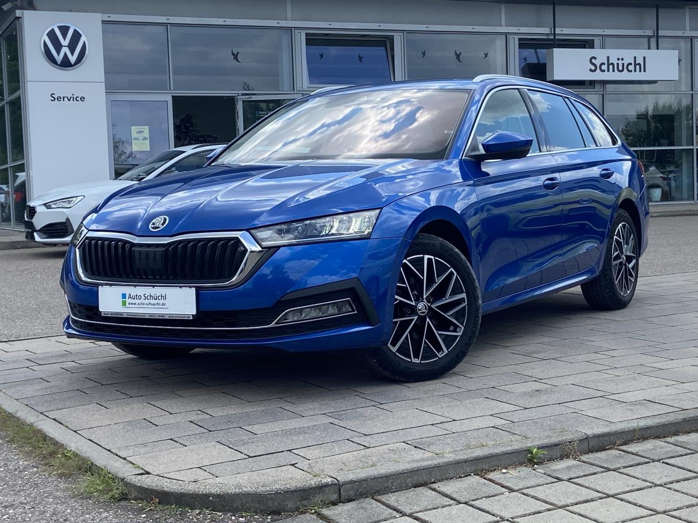 Skoda Octavia Combi 2.0 TDI DSG Style AHK+HEAD-UP+SMART-LINK+VIRTUAL-COCKPIT+NAVI-COLUMBUS+LED+DAB+PDC+4xSHZ+ACC+KEYLESS+BLUETOOTH+LANE-ASSIST
