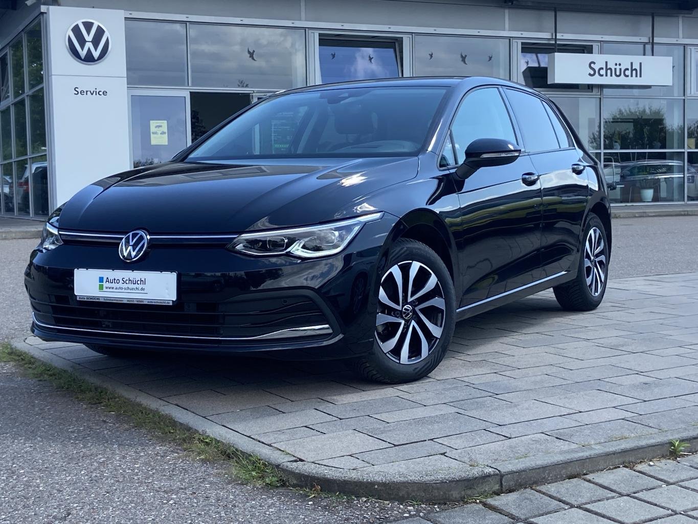 Volkswagen Golf 1.5 TSI LIFE GARANTIE+STANDHEIZUNG+HEAD-UP+ACC+APP-CONNECT+ACTIVE-INFO+ACC+LANE-ASSIST+KAMERA+NAVI+LED+PARKASSIST+DAB+4xSHZ+ACC+BLUETOOTH