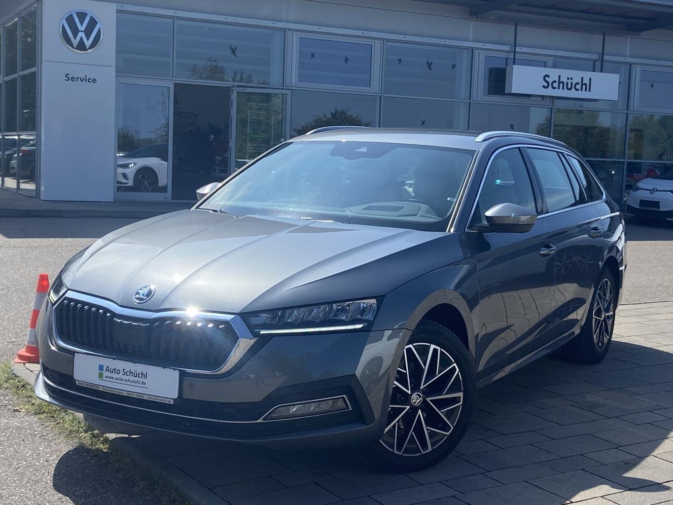 Skoda Octavia Combi 2.0 TDI DSG STYLE HEAD-UP+EL.HECKKLAPPE+CANTON-SOUND+SMART-LINK+VIRTUAL-COCKPIT+EL.HECK+NAVI-COLUMBUS+LED+DAB+SHZ+PDC+ACC+KEYLESS+BLUETOOTH+LANE-ASSIST