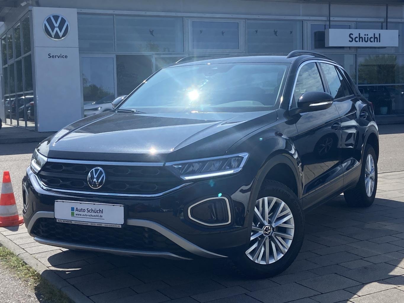 Volkswagen T-Roc 1.5 TSI DSG Life AHK+APP-CONNECT+VIRTUAL-COCKPIT+LED+NAVI+PARKASSIST+DAB+LANE-ASSIST+SHZ