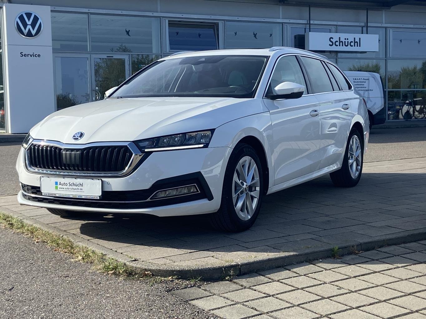 Skoda Octavia Combi 2.0 TDI STYLE PANORAMA+HEAD-UP+SMART-LINK+VIRTUAL-COCKPIT+ACC+LANE-ASSIST+NAVI-COLUMBUS+KAMERA+LED+DAB+PDC+4xSHZ+ACC+KEYLESS