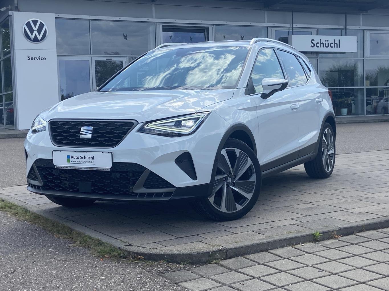Seat Arona 1.5 TSI DSG FR ACC+LANE-ASSIST+VIRTUAL-COCKPIT+NAVI-PRO+KAMERA+LED+FULL-LINK+ACC+PARKASSIST+DAB+SHZ+KEYLESS+KEYLESS