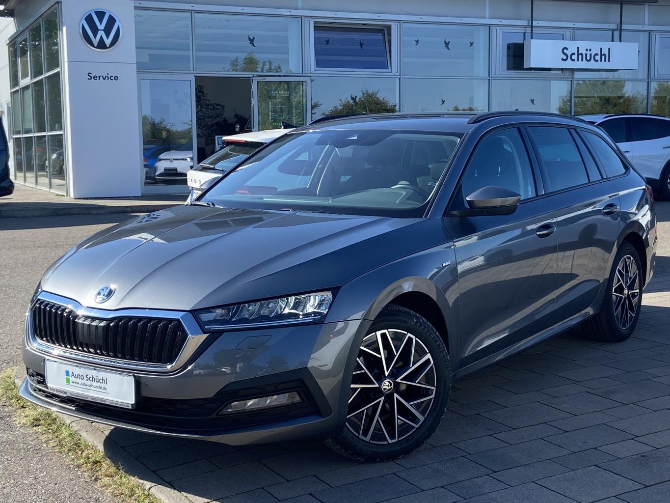 Skoda Octavia Combi 2.0 TDI CLEVER AHK+SMART-LINK+VIRTUAL-COCKPIT+NAVI-COLUMBUS+KAMERA+LED+DAB+LANE-ASSIST+PDC+4xSHZ+GRA+KEYLESS+BLUETOOTH