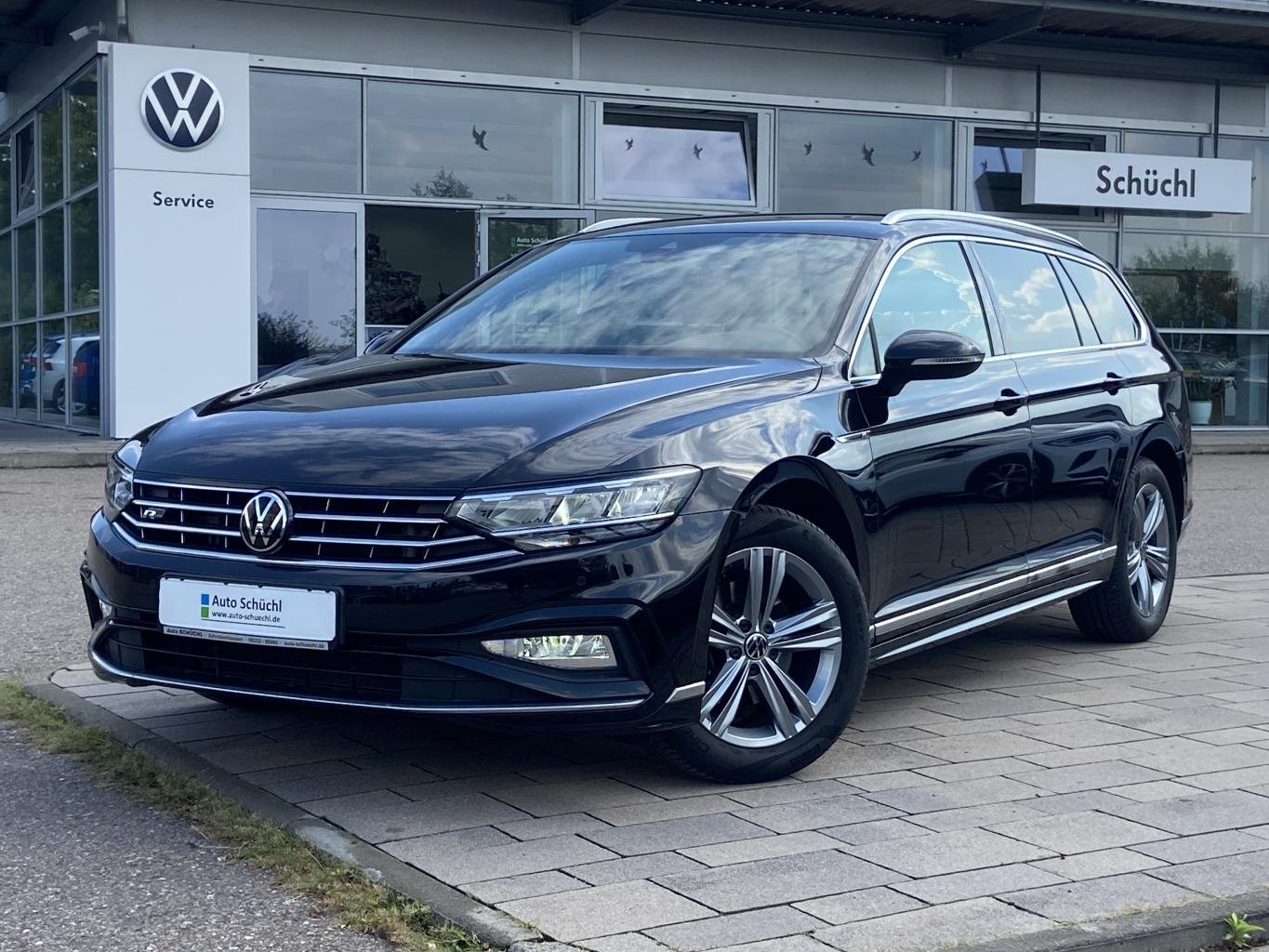 Volkswagen Passat Variant 2.0 TDI DSG R-LINE AHK+HEAD-UP+APP-CONNECT+EL.HECKKLAPPE+ACC+LANE-ASSIST+KAMERA+LED+NAVI+KEYLESS+DAB+SHZ+PDC+ACC+KEYLESS+BLUETOOTH