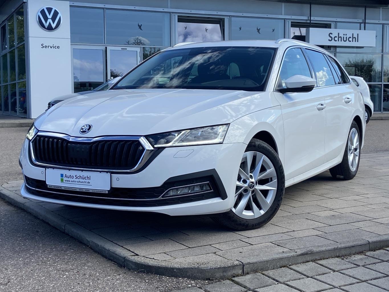 Skoda Octavia Combi 2.0 TDI STYLE EL.HECK+SMART-LINK+VIRTUAL-COCKPIT+NAVI-COLUMBUS+LED+MATRIX-LED+DAB+LANE-ASSIST+PDC+4xSHZ+GRA+KEYLESS+BLUETOOTH