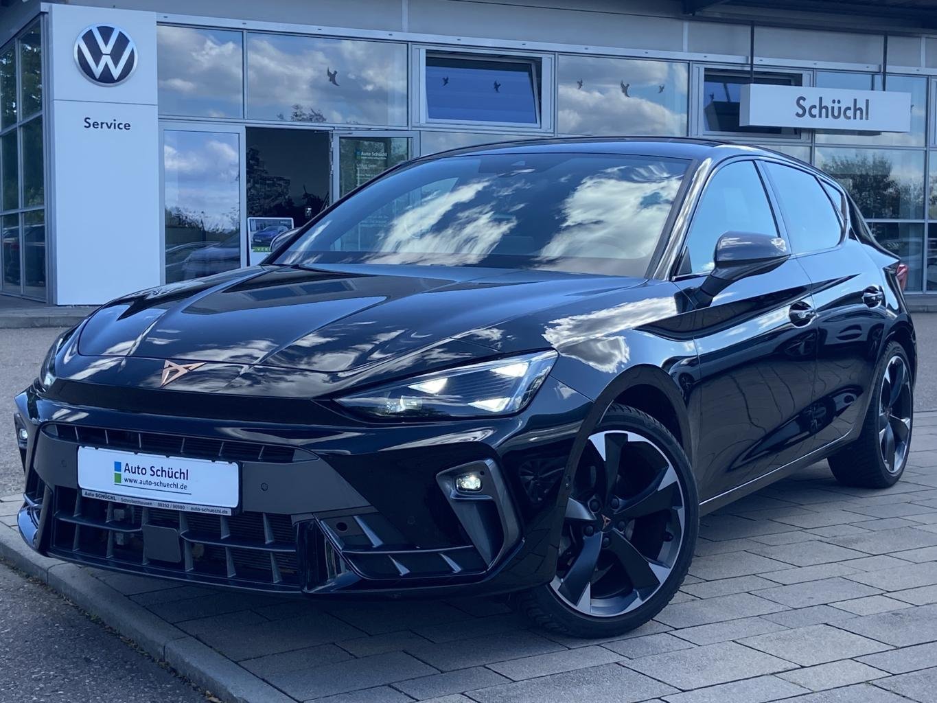 Cupra Leon 1.5 eTSI DSG FACELIFT SUPER-SPORTLENKRAD+FULL-LINK+VIRTUAL-COCKPIT+KAMERA+LED+PARKASSIST+DAB+NAVI+SHZ+ACC+KEYLESS+LANE-ASSIST