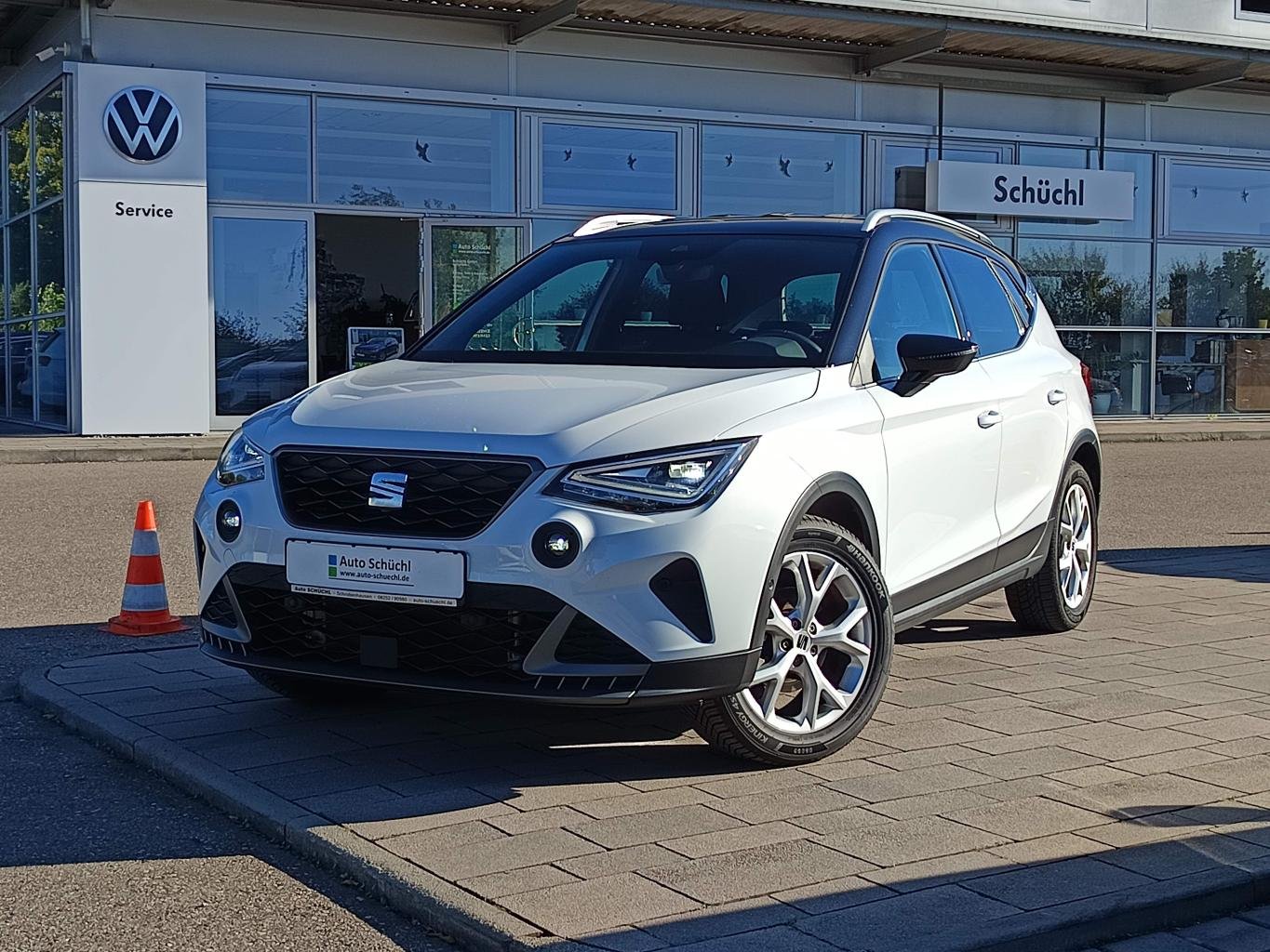 Seat Arona 1.0 TSI FR VIRTUAL-COCKPIT+NAVI-PRO+KAMERA+LED+FULL-LINK+PARKASSIST+DAB+LANE-ASSIST+SHZ+GRA