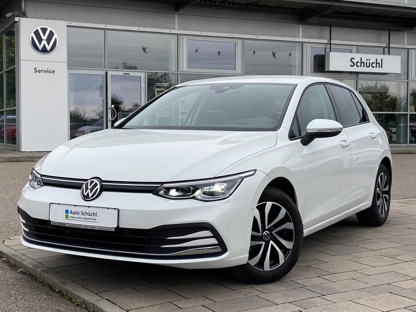 Volkswagen Golf 1.5 TSI Life STANDHEIZUNG+HEAD-UP+ACC+APP-CONNECT+ACTIVE-INFO+ACC+LANE-ASSIST+KAMERA+NAVI+LED+ACC+PARKASSIST+DAB+4xSHZ+BLUETOOTH