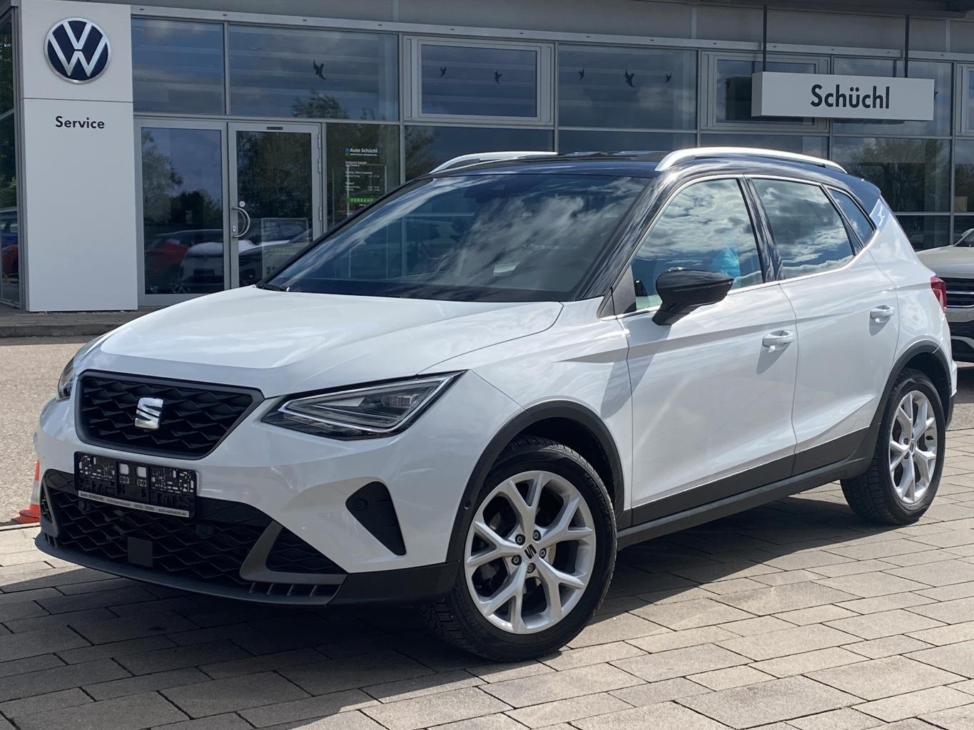 Seat Arona 1.0 TSI DSG FR AHK+VIRTUAL-COCKPIT+NAVI-PRO+KAMERA+LED+FULL-LINK+PARKASSIST+DAB+LANE-ASSIST+SHZ+GRA