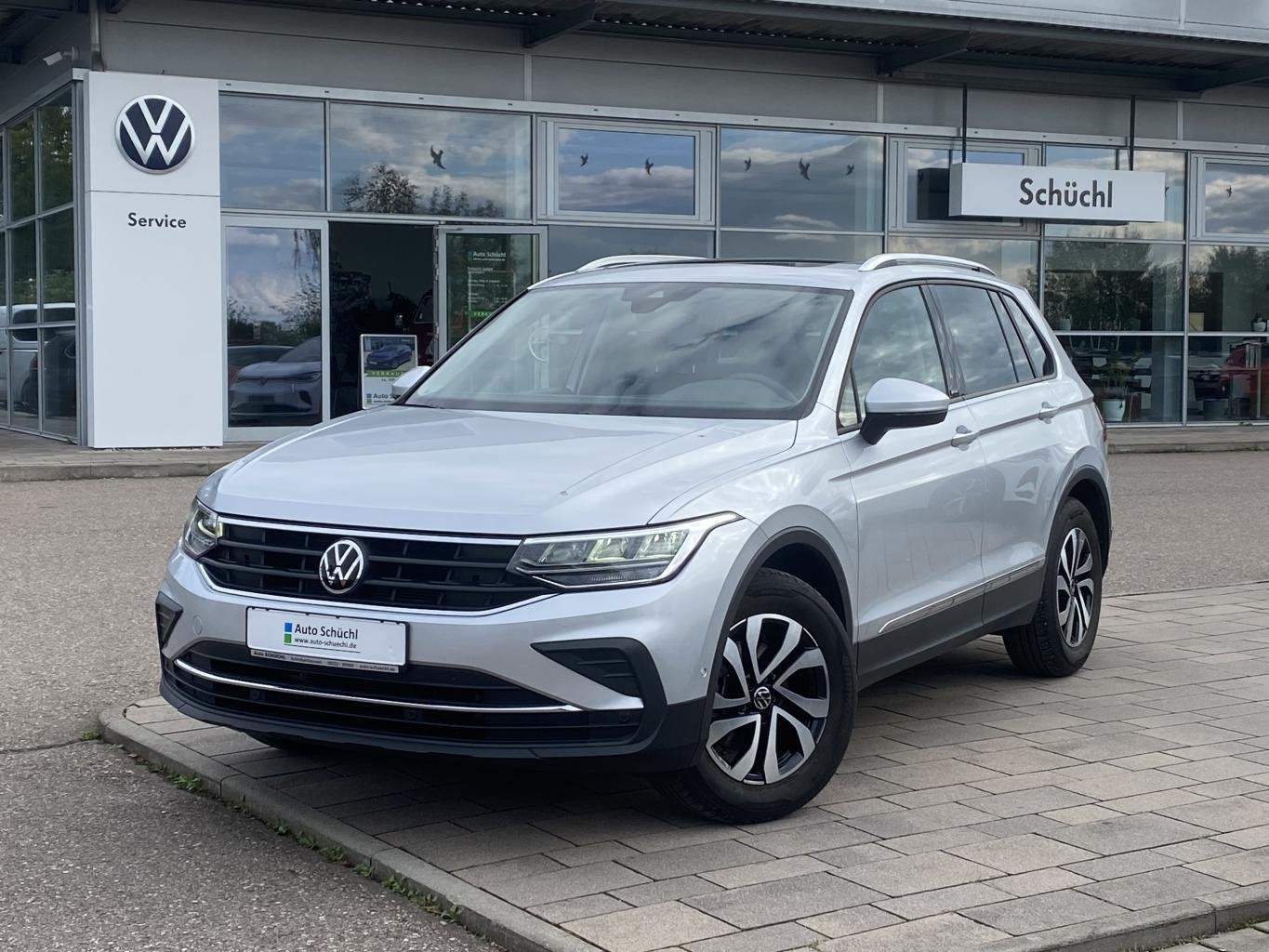 Volkswagen Tiguan 1.5 TSI ACTIVE PANORAMA+PARKASSIST+EL.HECKKLAPPE+APP-CONNECT+ACC+LANE-ASSIST+KAMERA+NAVI+LED+PARKASSIST+DAB+SHZ+BLUETOOTH