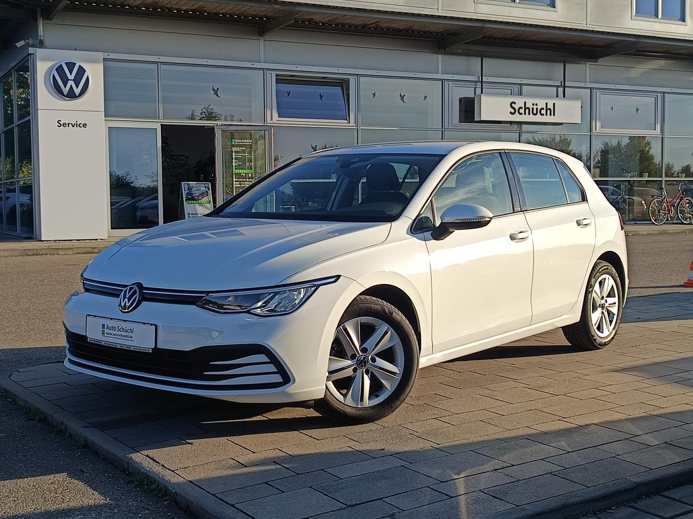 Volkswagen Golf 1.0 eTSI DSG Life APP-CONNECT+ACTIVE-INFO+NAVI+LED+ACC+DAB+SHZ+PDC+BLUETOOTH+LANE-ASSIST