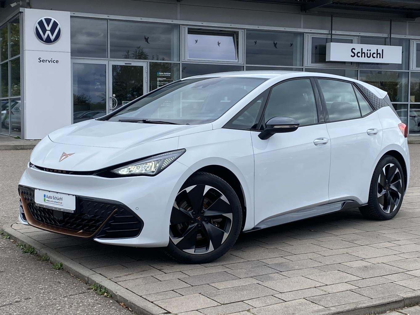 Cupra Born e-Boost 170 kW WÄRMEPUMPE+SUPERSPORTLENKRAD+FULL-LINK+NAVI+KAMERA+LED+CCS+DAB+LANE-ASSIST+SHZ+PDC+BLUETOOTH+ACC