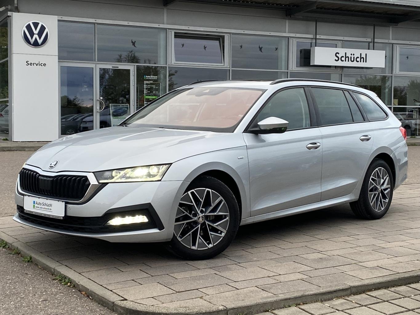 Skoda Octavia Combi 2.0 TDI Ambition AHK+STANDHEIZUNG+EL.HECKKLAPPE+PANORAMA+SMART-LINK+VIRTUAL-COCKPIT+ACC+LANE-ASSIST+NAVI-COLUMBUS+MATRIX-LED+DAB+PDC+4xSHZ+KEYLESS+BLUETOOTH