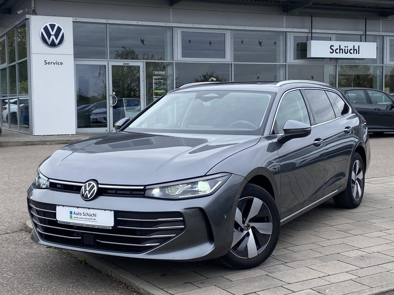 Volkswagen Passat Variant 1.5 TSI DSG Business PANORAMA+AHK+HEAD-UP+KLIMASITZE+APP-CONNECT+ACTIVE-INFO+360-KAMERA+DCC+IQ.-MATRIX-LED+EL.-HECKKLAPPE+PARKASSIST+DAB+NAVI+SHZ+ACC+KEYLESS+LANE-ASSIST