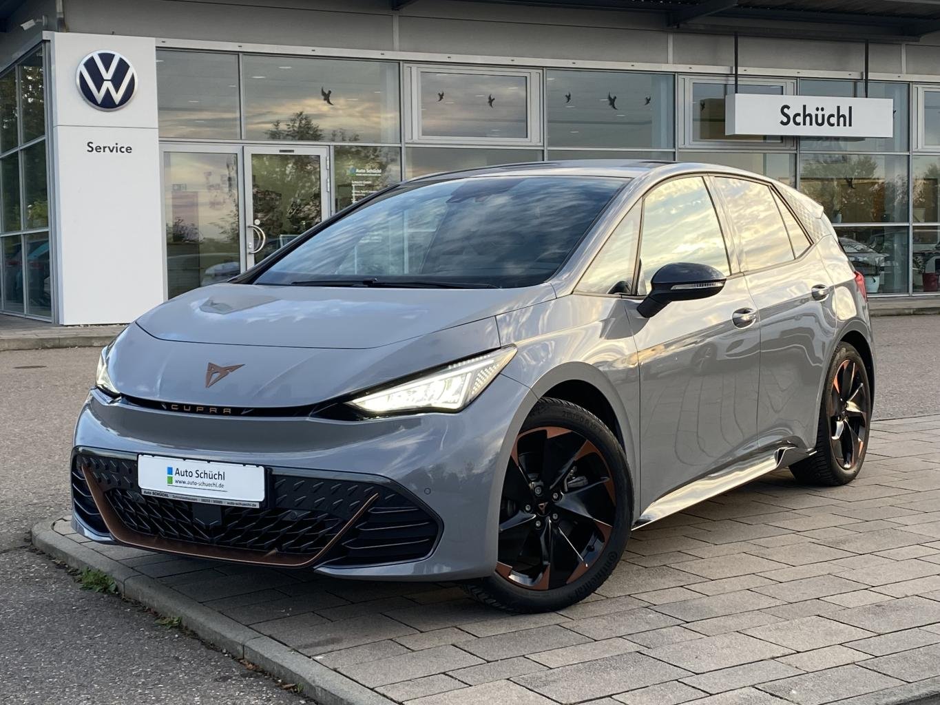 Cupra Born e-Boost 170 kW SUPERSPORTLENKRAD+SCHALENSITZE+FULL-LINK+NAVI+KAMERA+LED+CCS+DAB+LANE-ASSIST+SHZ+PDC+ACC+KEYLESS+BLUETOOTH