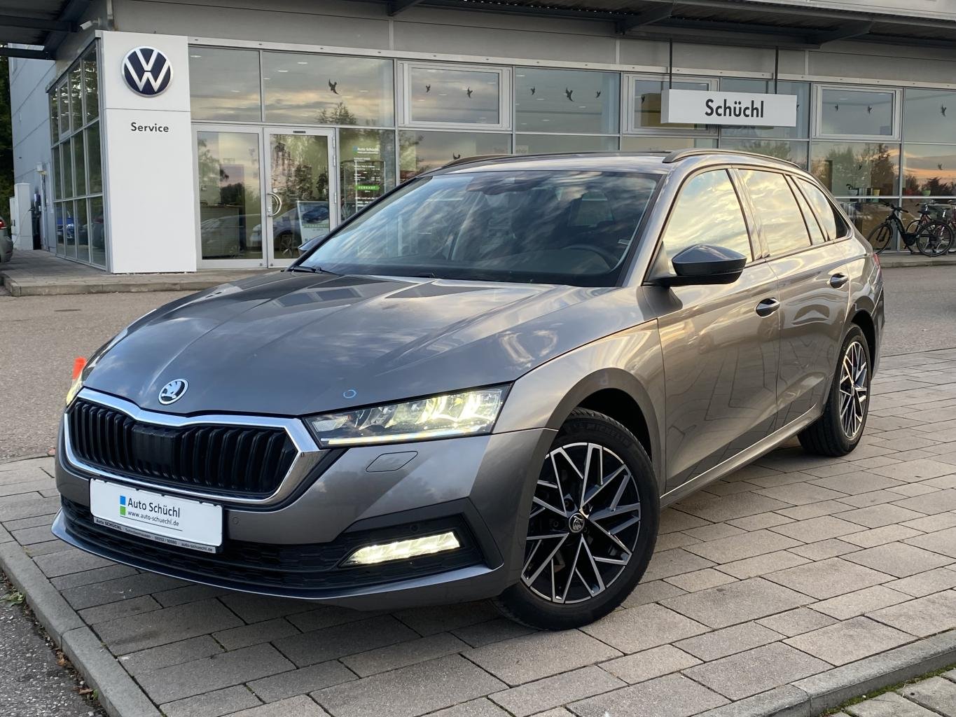Skoda Octavia Combi 2.0 TDI Ambition SMART-LINK+AHK+VIRTUAL-COCKPIT+NAVI-COLUMBUS+KAMERA+LED+DAB+LANE-ASSIST+PDC+4xSHZ+GRA+KEYLESS+BLUETOOTH