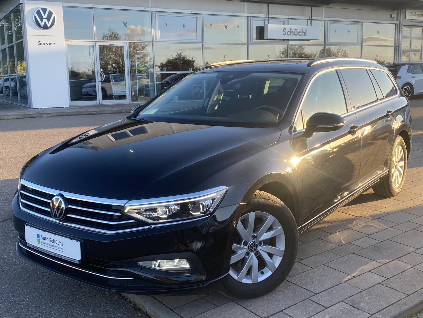 Volkswagen Passat Variant 2.0 TDI DSG Business PANORAMA+AHK+APP-CONNECT+KAMERA+MATRIX-LED+ACTIVE-INFO+NAVI+LED+ACC+PARKASSIST+KEYLESS+DAB+SHZ+KEYLESS+BLUETOOTH+LANE-ASSIST